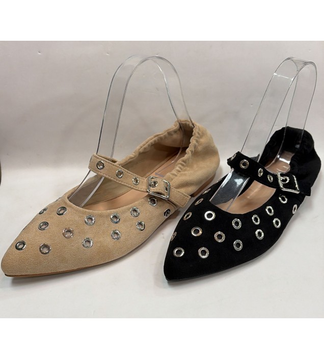 MERCEDITA-PLANA-DE-MUJER-CON-ARANDELAS