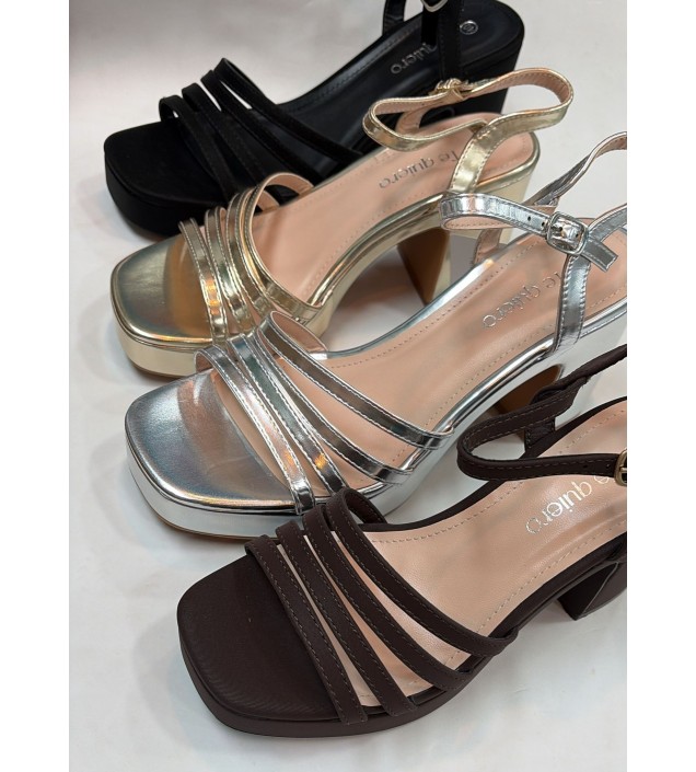 SANDALIA-DE-TACÓN-ANCHO-Y-PLATAFORMA