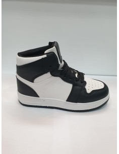 BOTIN ZAPATILLA BLANCA Y NEGRA 2